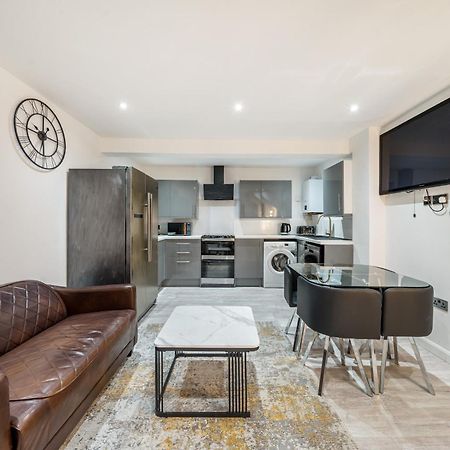 Two Bed Home In The Heart Of Egham Exterior foto