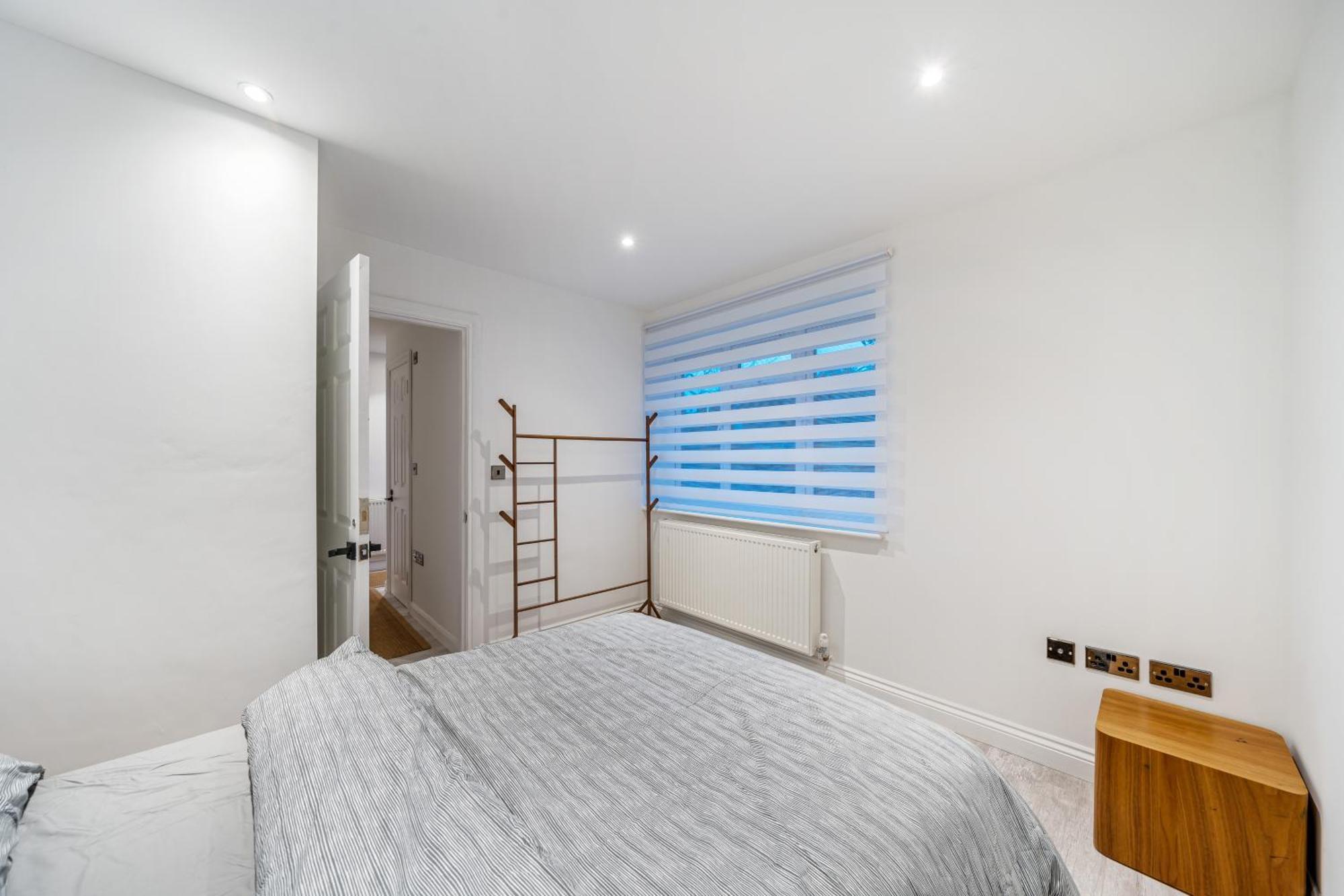 Two Bed Home In The Heart Of Egham Exterior foto