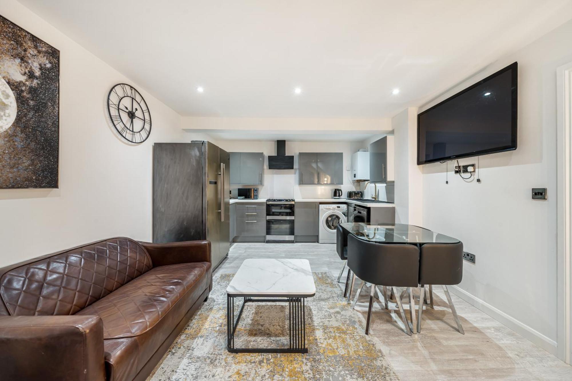 Two Bed Home In The Heart Of Egham Exterior foto